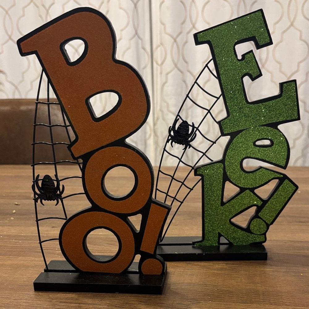 Halloween Boo and Eek Signs